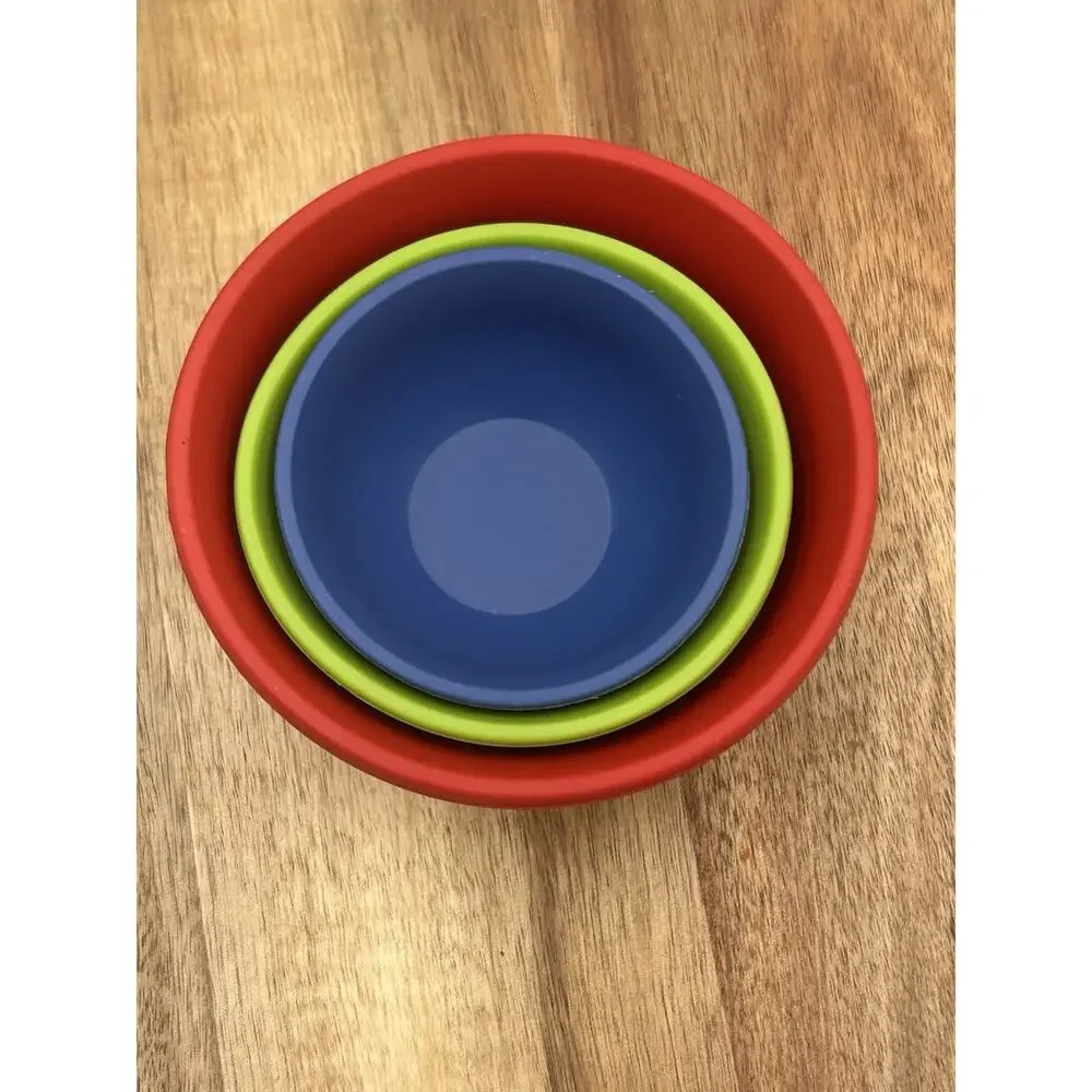 Le Creuset Silicone Nesting Prep Bowl Set 3 Red Green Blue Small Measuring Bowls